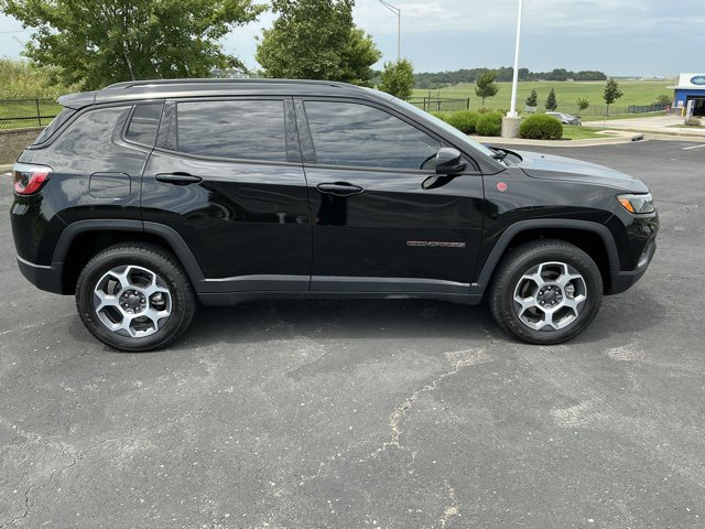 Used 2022 Jeep Compass Trailhawk AWD/4WD image 2