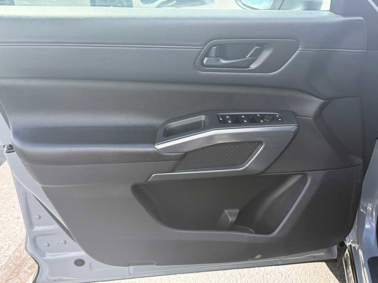 Used 2024 Nissan Pathfinder Rock Creek AWD/4WD image 13