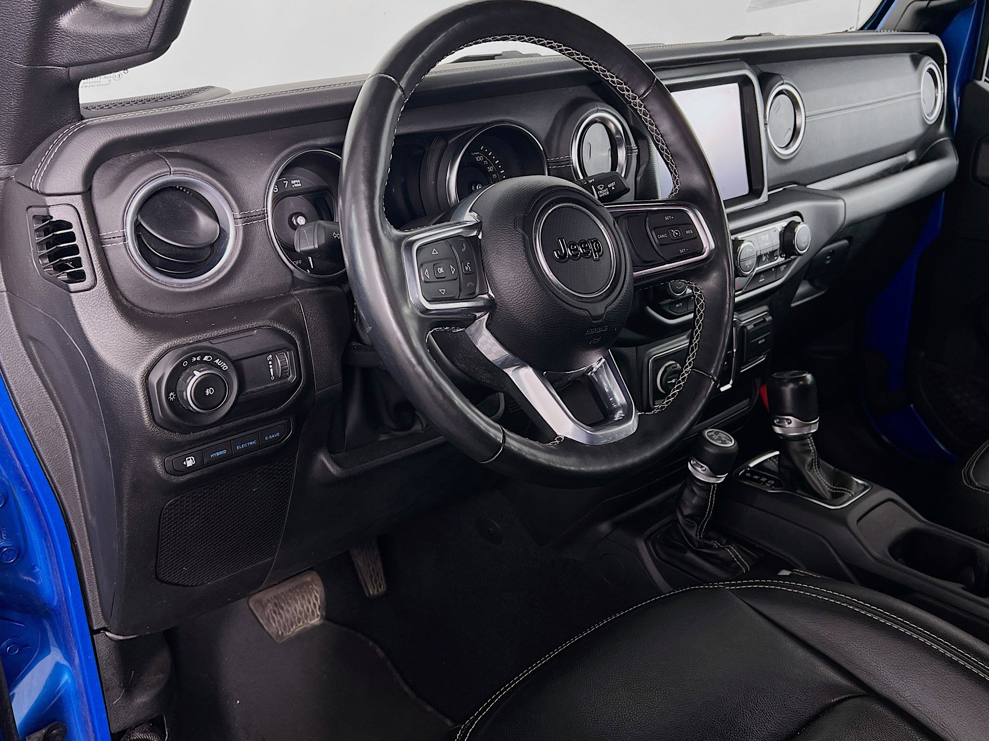 Used 2023 Jeep Wrangler Sahara w/ Cold Weather Group image 7