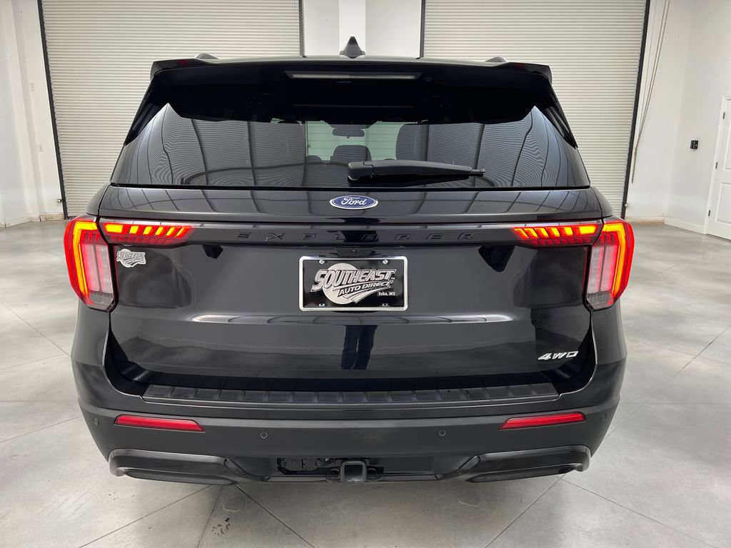 Used 2025 Ford Explorer ST-Line w/ ST-Line Street Pack AWD/4WD image 6