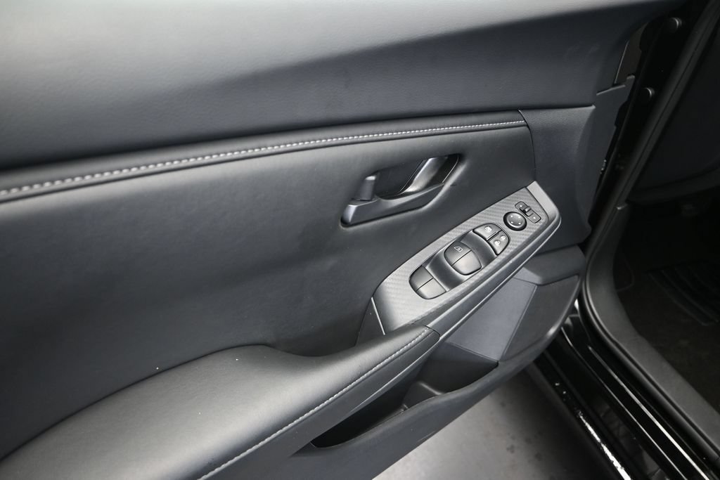 Used 2025 Nissan Sentra S FWD image 11