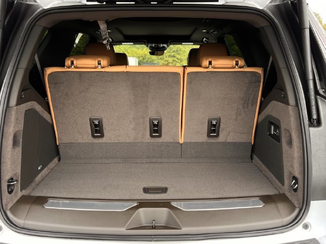 New 2027 Cadillac Escalade ESV Luxury AWD/4WD image 26