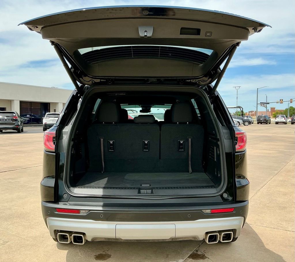 Used 2025 GMC Acadia Elevation image 18