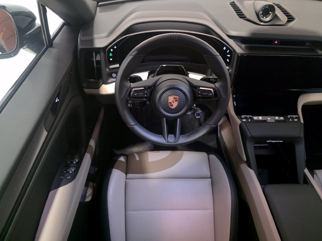 Certified 2026 Porsche Cayenne Electric AWD/4WD image 24
