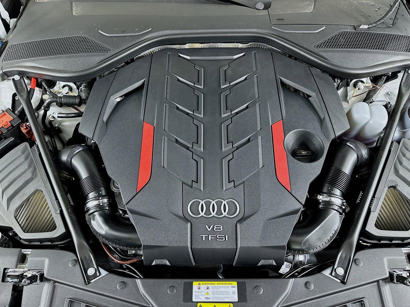 Used 2025 Audi S8 AWD/4WD image 13
