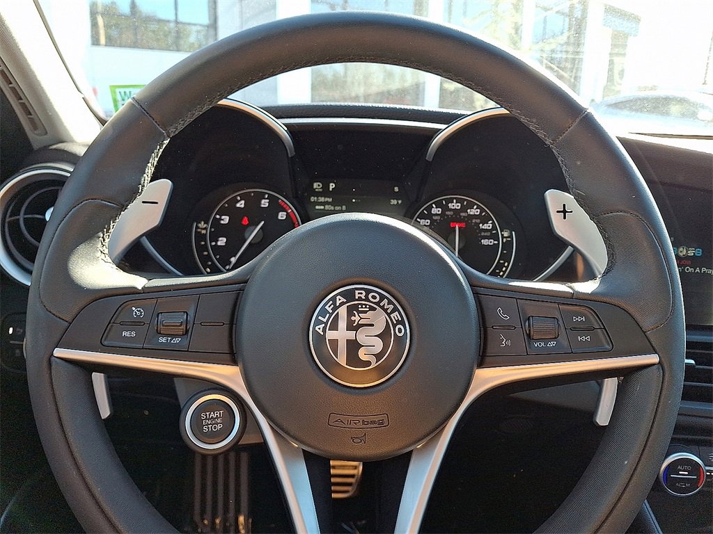 Used 2018 Alfa Romeo Giulia AWD image 14