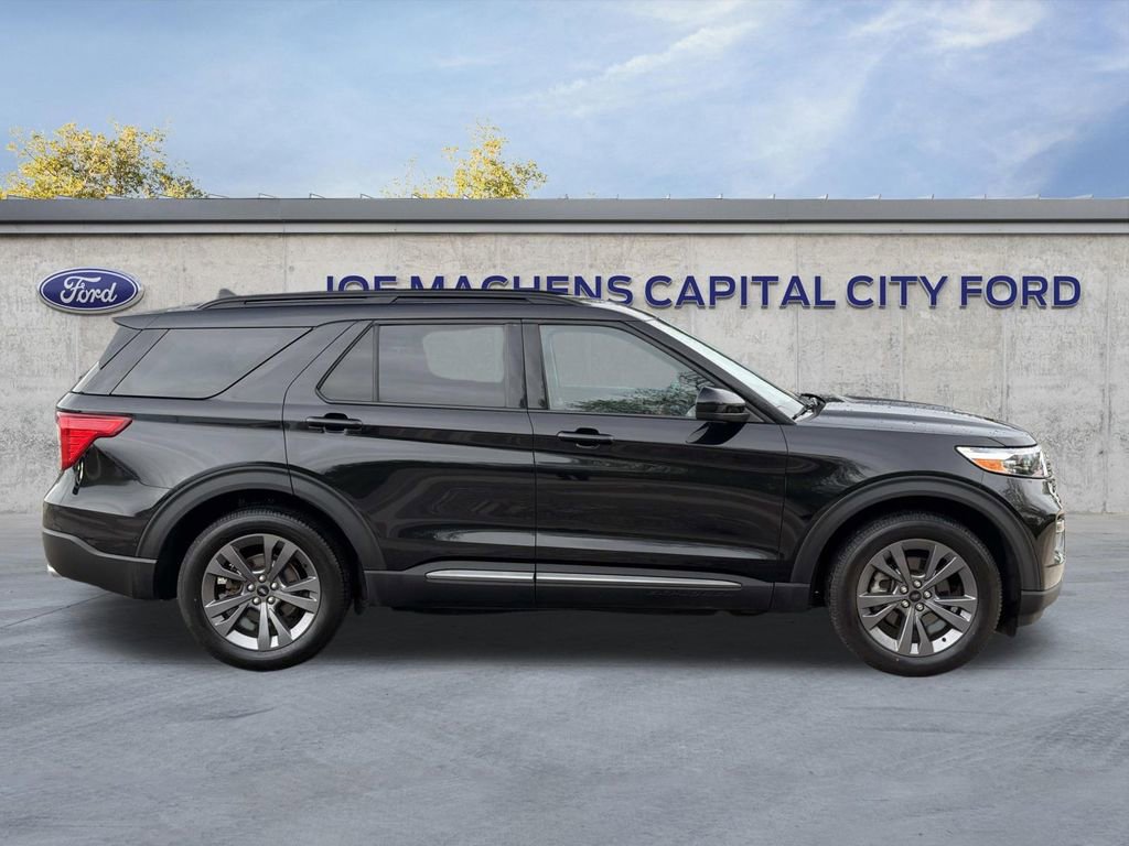 Used 2023 Ford Explorer XLT w/ Equipment Group 202A image 3