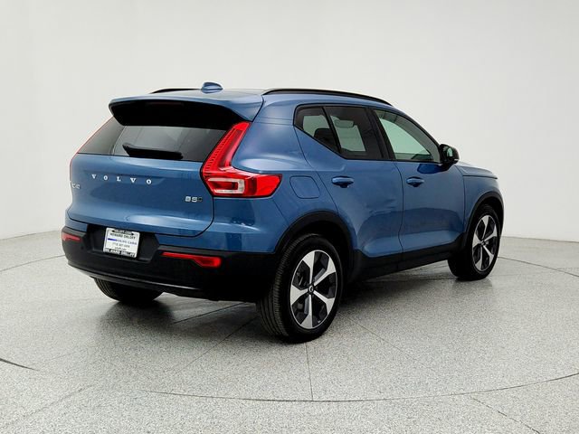 Used 2023 Volvo XC40 B5 Plus w/ Driver Assist Package image 5