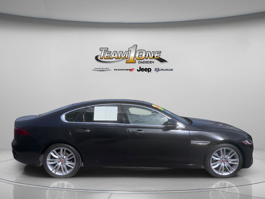 Used 2022 Jaguar XF SE image 10