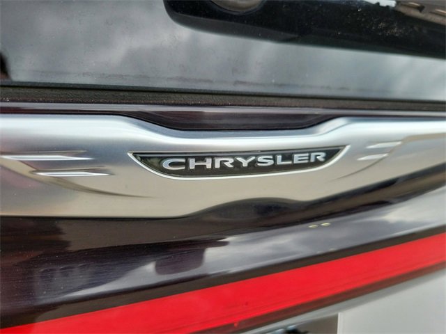 Used 2024 Chrysler Pacifica Touring-L image 36