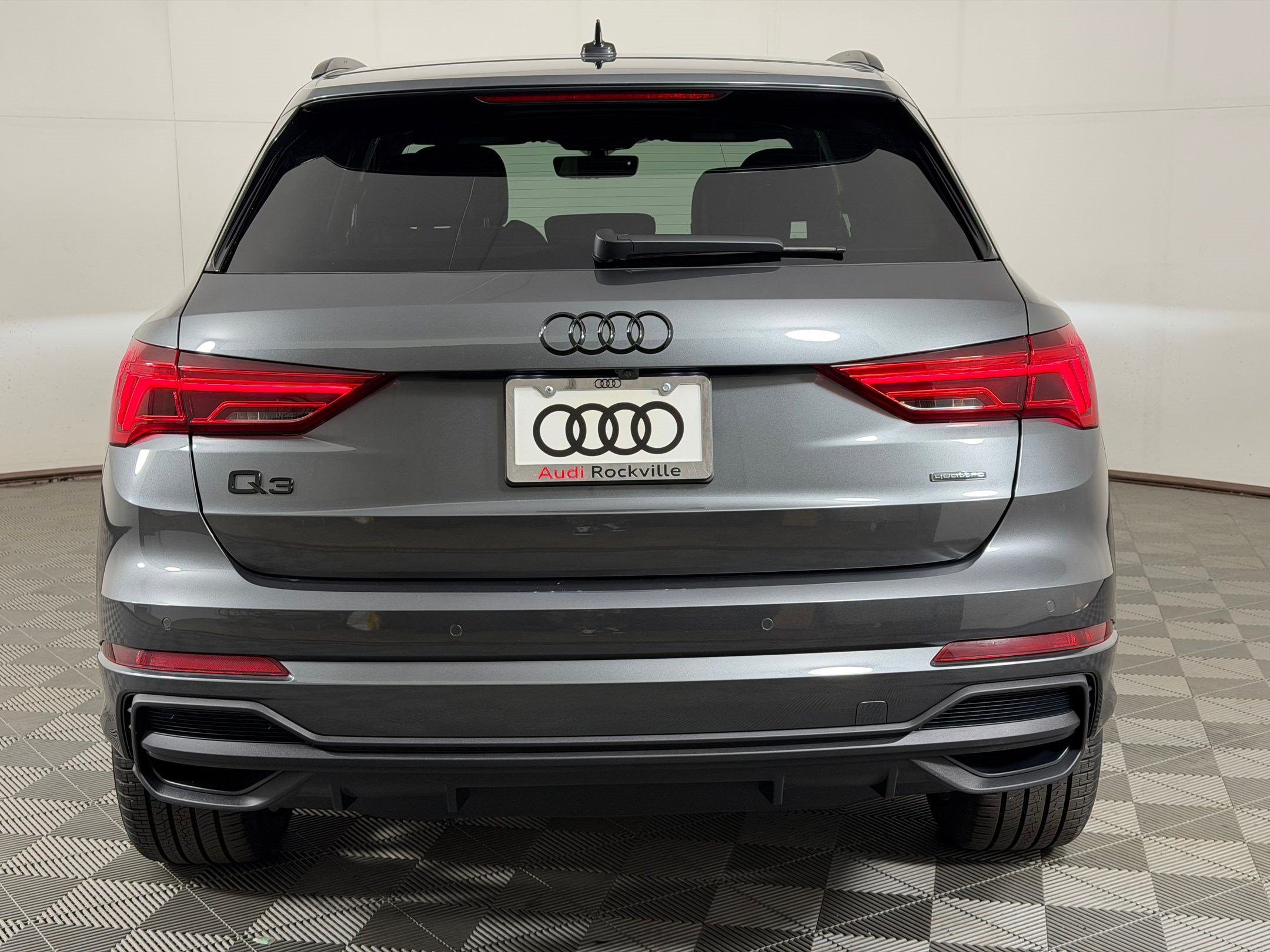 Certified 2025 Audi Q3 2.0T Premium Plus w/ Premium Plus Package AWD/4WD image 10