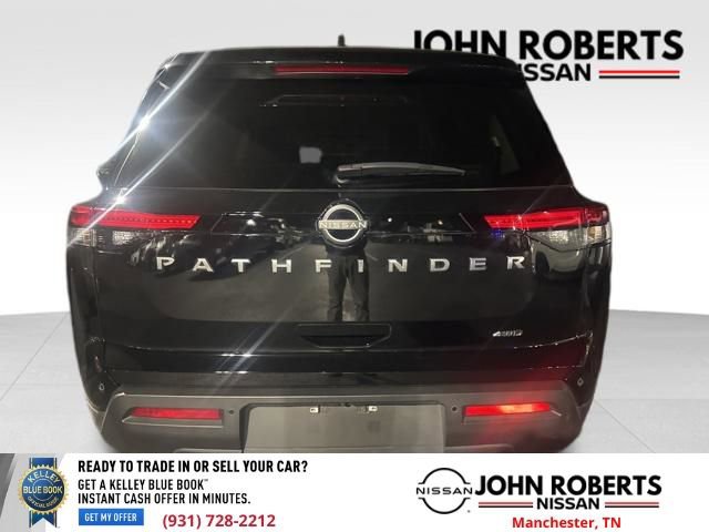 Used 2025 Nissan Pathfinder SV image 4