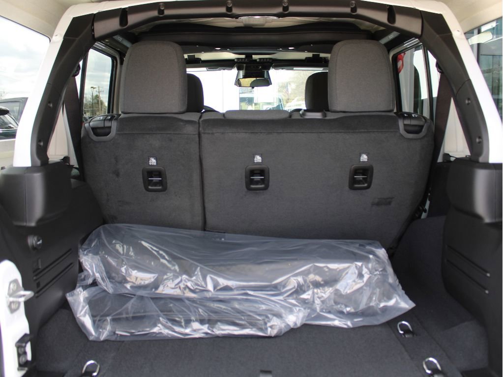 New 2026 Jeep Wrangler Unlimited Rubicon AWD/4WD image 34