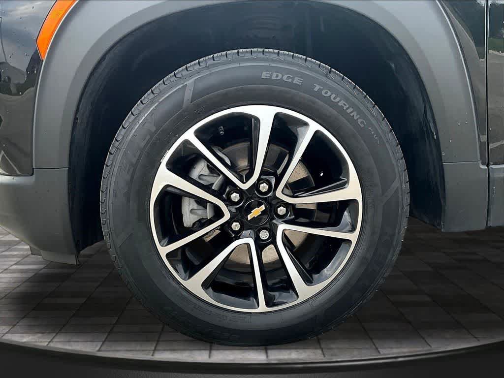 Used 2024 Chevrolet TrailBlazer LT w/ Driver Confidence Package AWD/4WD image 34