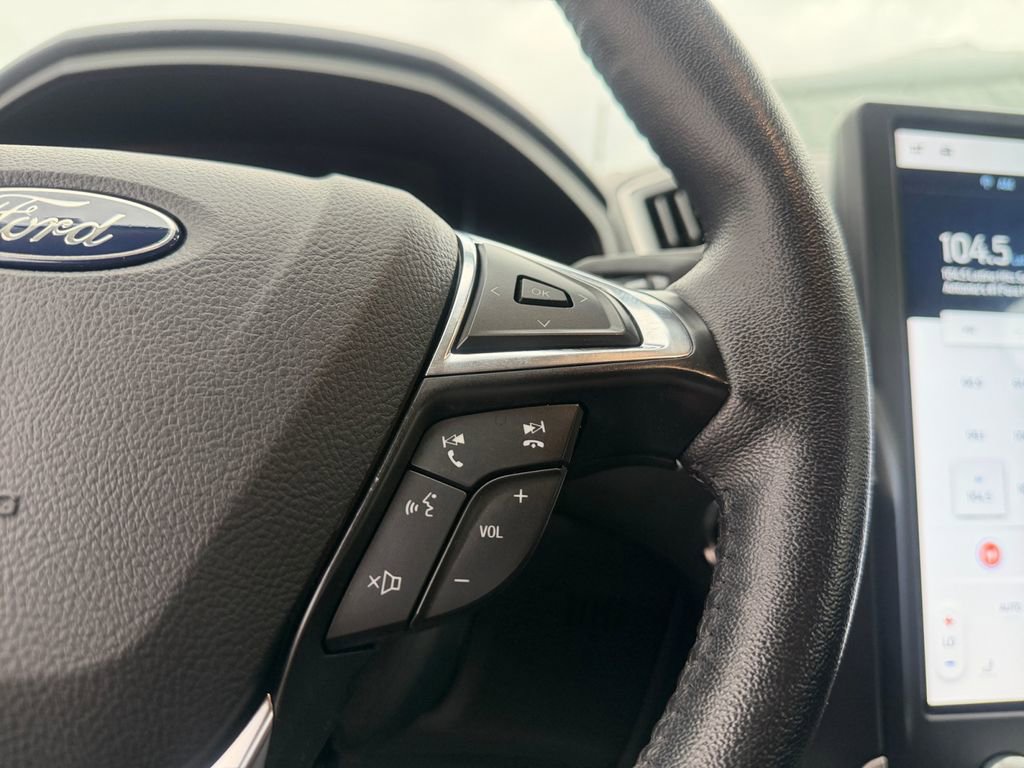 Used 2024 Ford Edge SEL image 25