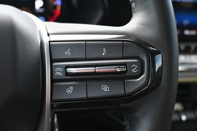 Used 2025 Chevrolet Colorado ZR2 w/ Technology Package AWD/4WD image 36