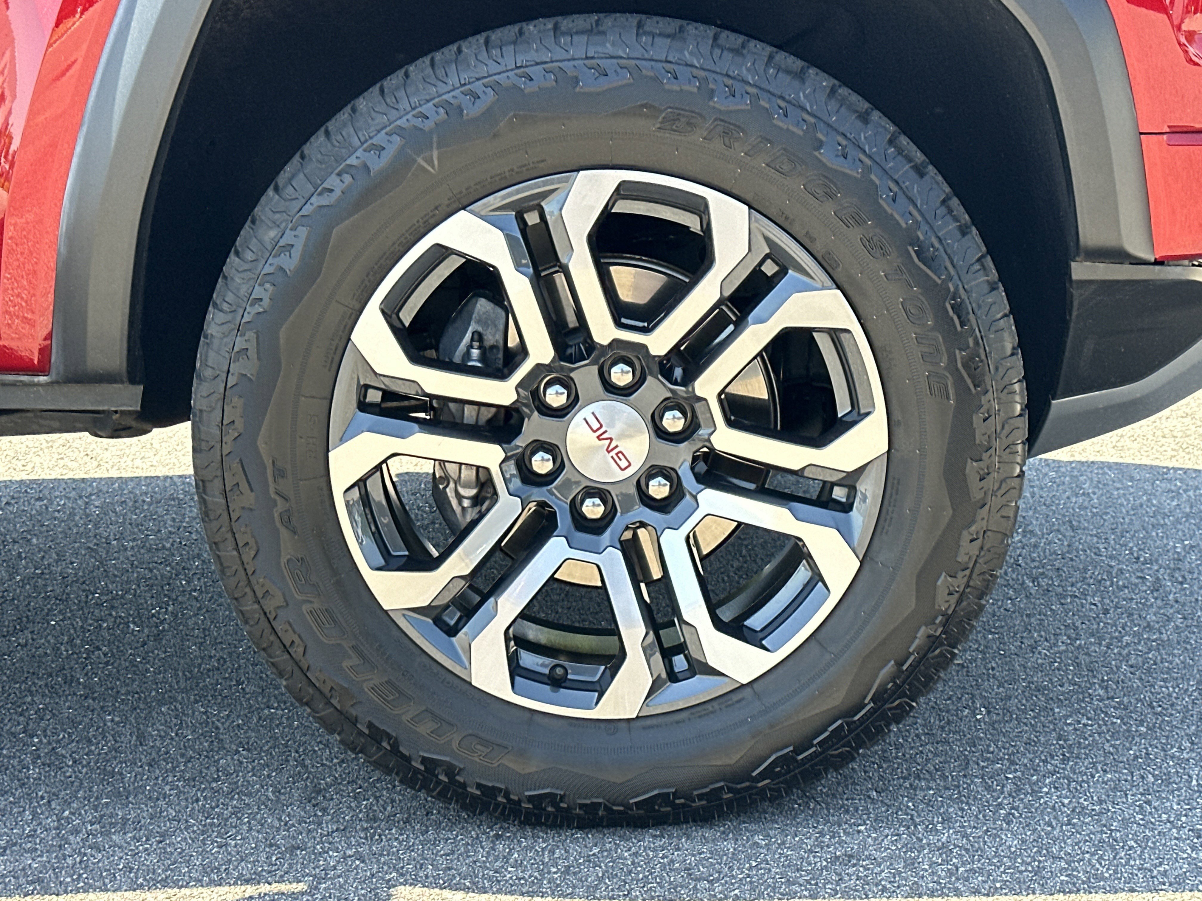 Certified 2023 GMC Canyon AT4 w/ AT4 Premium Package AWD/4WD image 13