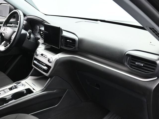 Used 2022 Ford Explorer XLT image 28