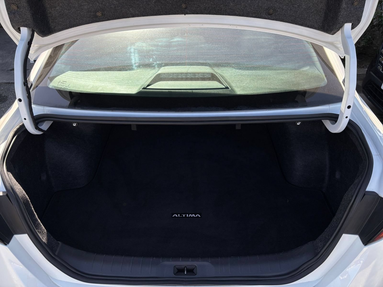 Used 2025 Nissan Altima 2.5 SV FWD image 31
