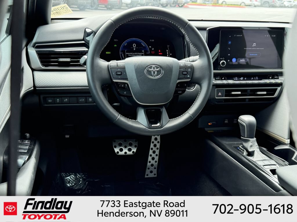 Used 2025 Toyota Camry SE AWD/4WD image 8