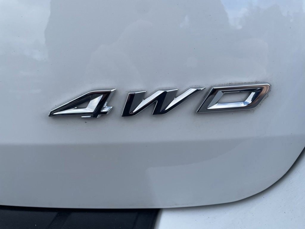 Used 2023 Ford Explorer XLT w/ Equipment Group 202A image 8