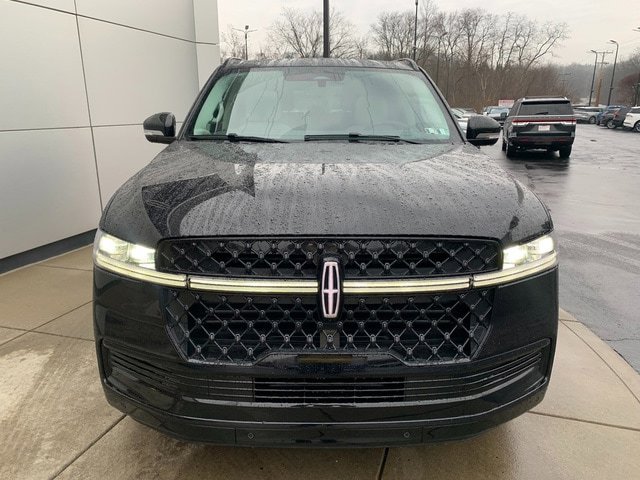 New 2026 Lincoln Navigator Reserve w/ Jet Appearance Package AWD/4WD image 17