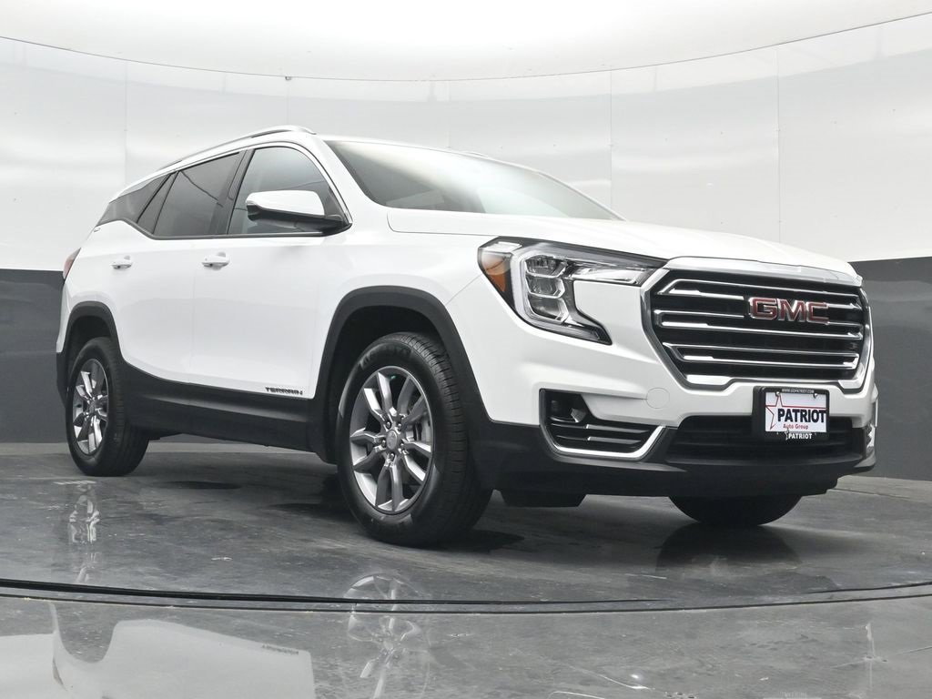 Used 2024 GMC Terrain SLT image 50