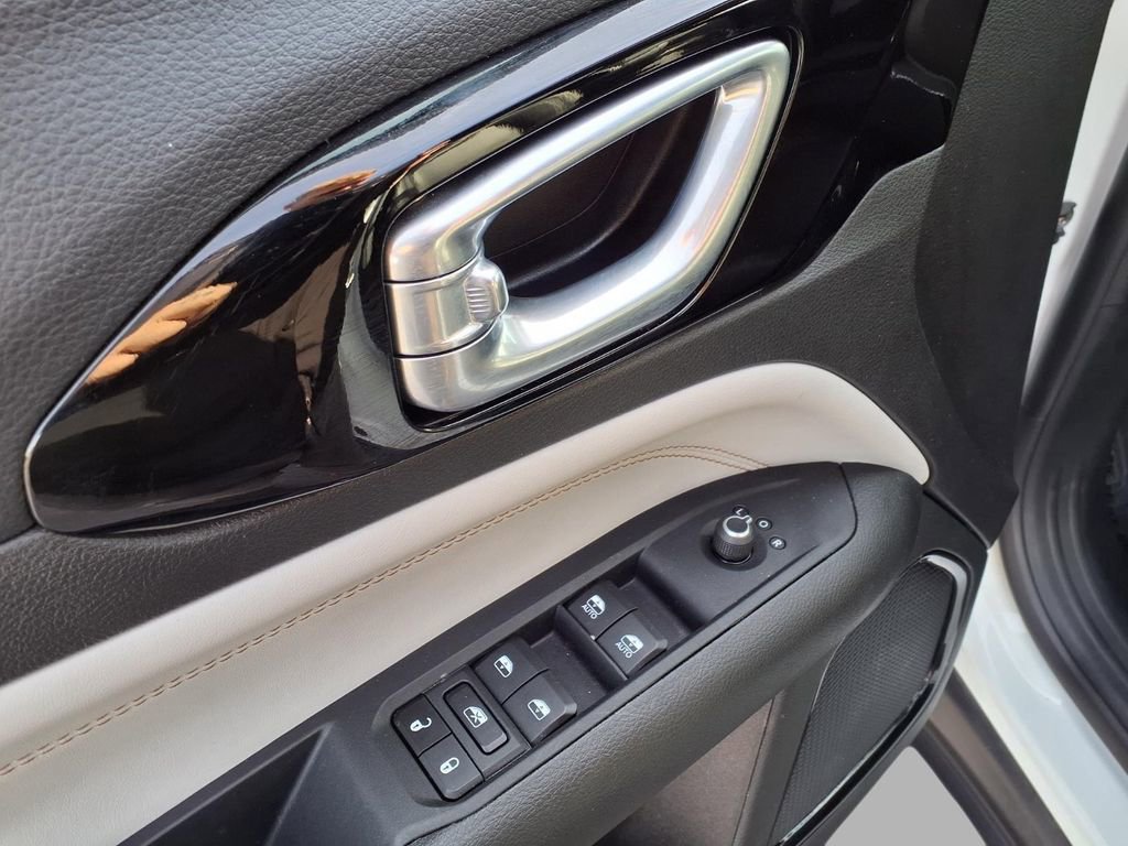 Used 2025 Jeep Compass Limited image 19