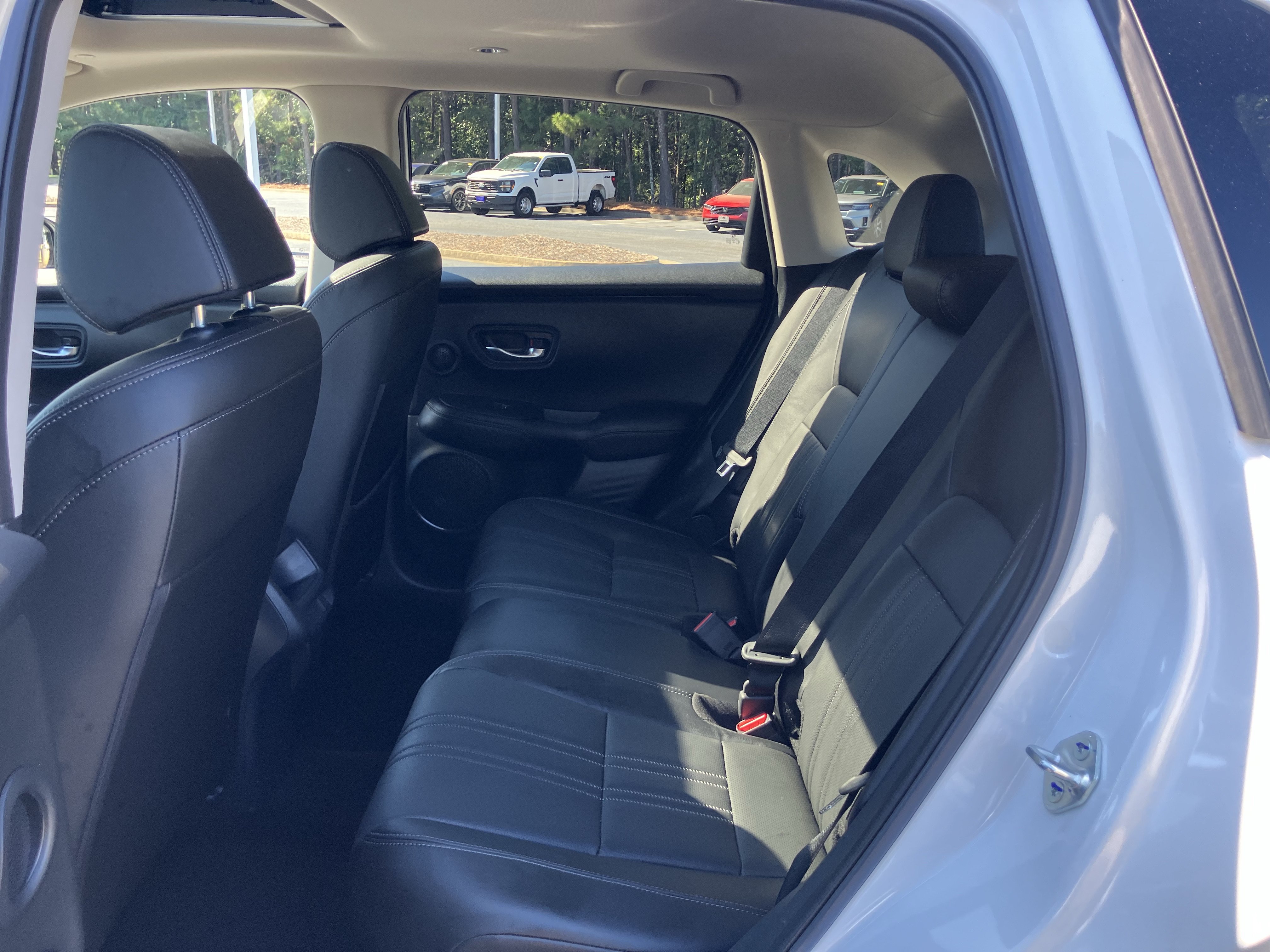 Used 2025 Honda HR-V EX-L image 31