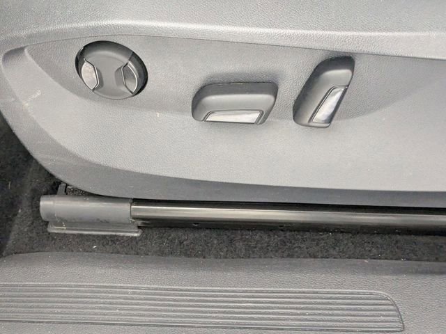 Used 2024 Volkswagen Tiguan SE image 15