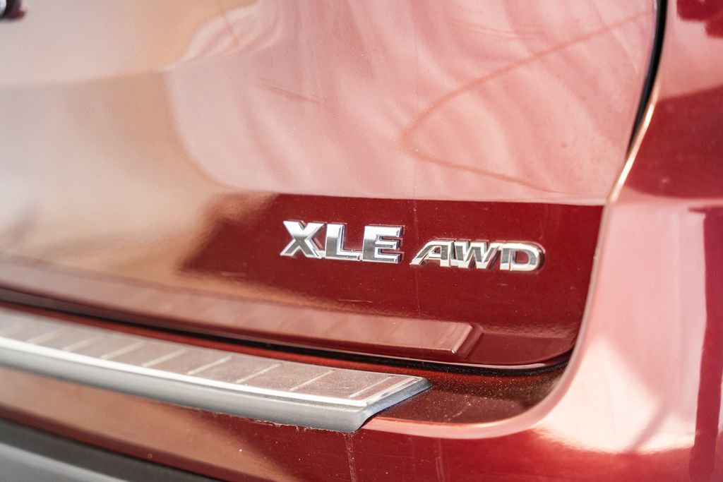 Used 2019 Toyota Highlander XLE image 7