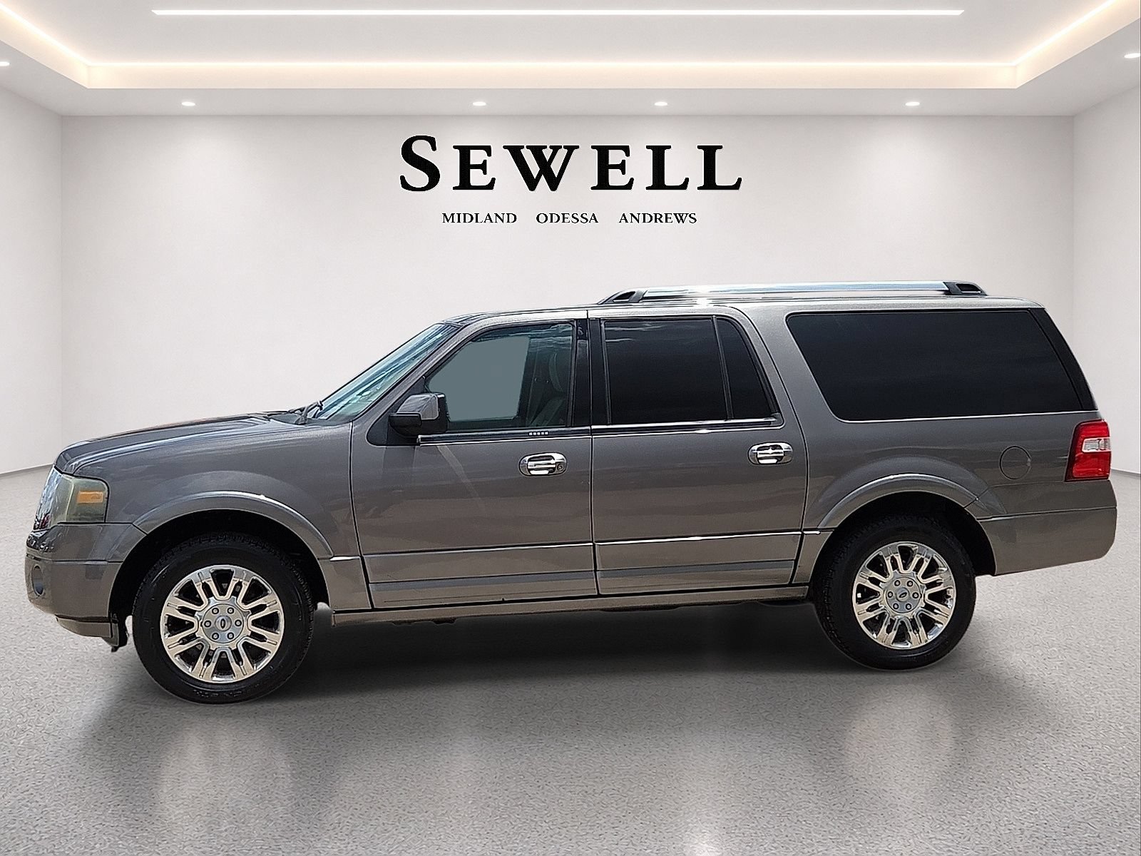 Used 2014 Ford Expedition EL Limited w/ Equipment Group 301A RWD image 2