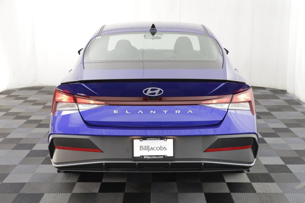 Used 2025 Hyundai Elantra Sport FWD image 16