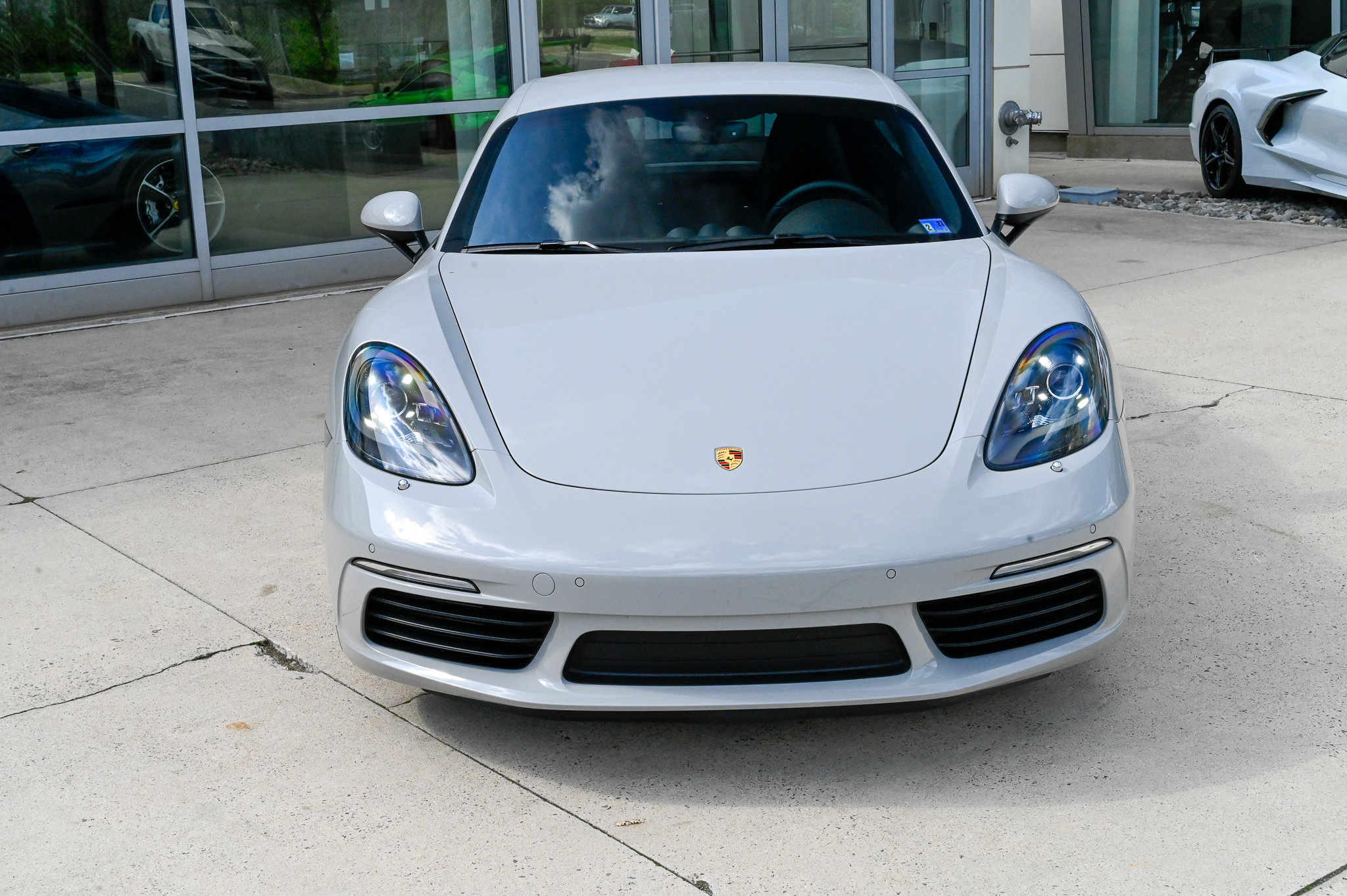 Used 2019 Porsche 718 Cayman S image 2