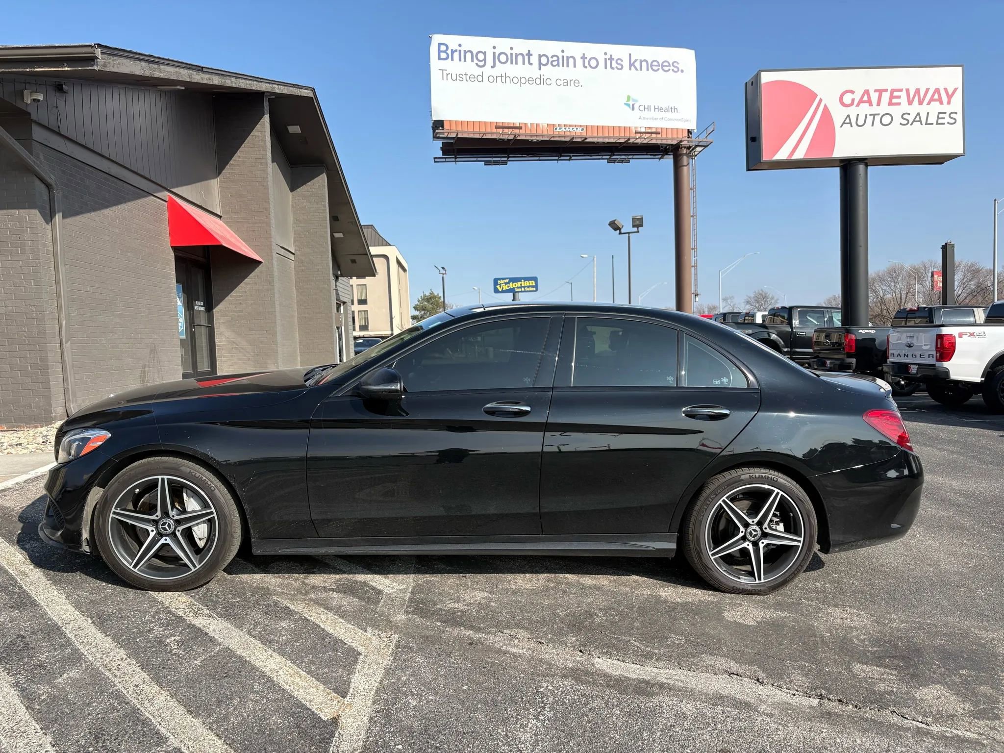 Used 2018 Mercedes-Benz C 300 4MATIC Sedan image 2