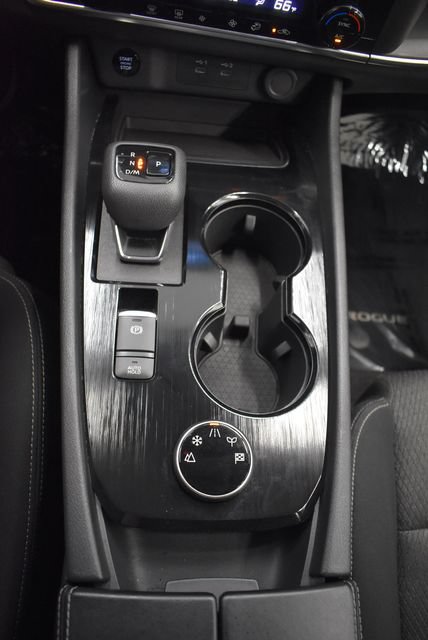 Used 2025 Nissan Rogue SV AWD/4WD image 27