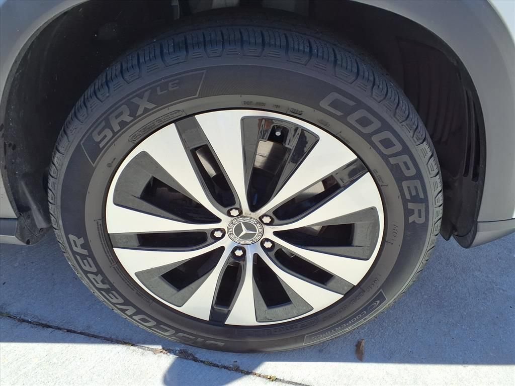 Used 2025 Mercedes-Benz GLE 350 4MATIC w/ Winter Package image 7