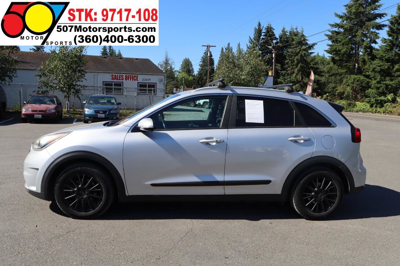 Used 2017 Kia Niro EX FWD image 7