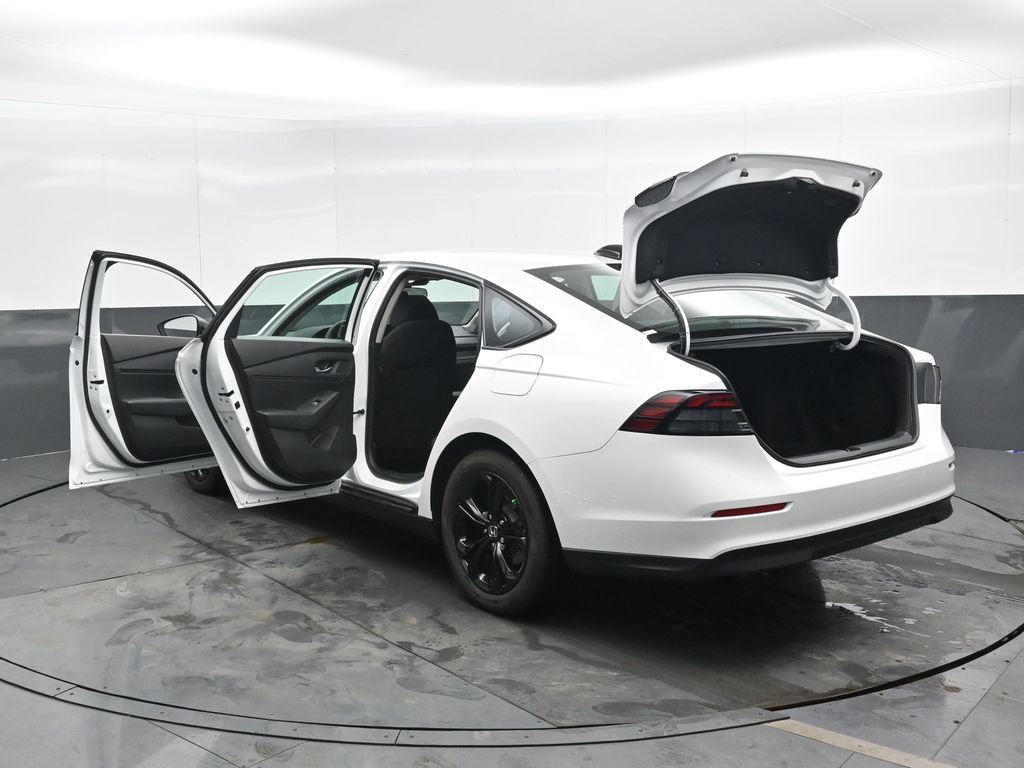 Used 2025 Honda Accord SE image 44
