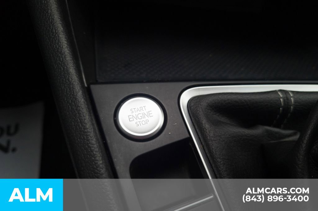 Used 2024 Volkswagen Jetta SE image 27