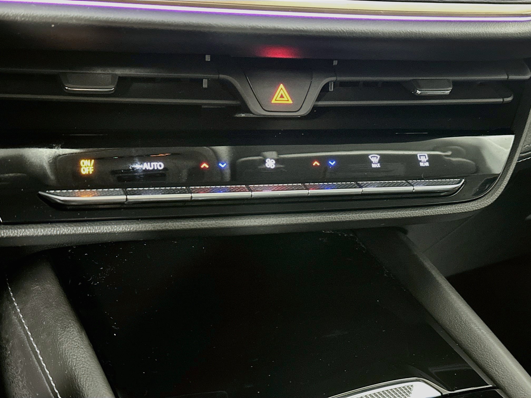 Used 2025 Buick Envision Avenir AWD/4WD image 16