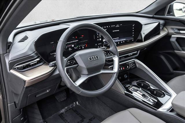 Used 2025 Audi Q5 Premium w/ Convenience Package AWD/4WD image 10