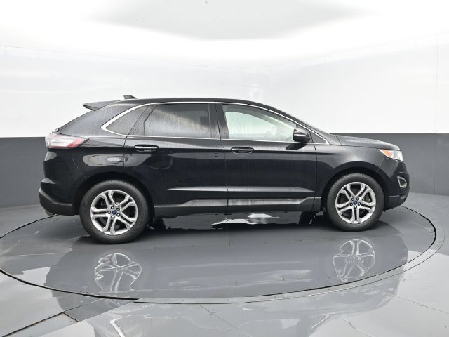 Used 2017 Ford Edge Titanium AWD/4WD image 4