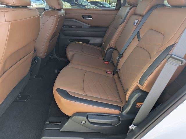 Used 2025 Nissan Pathfinder Platinum w/ Cargo Package image 19