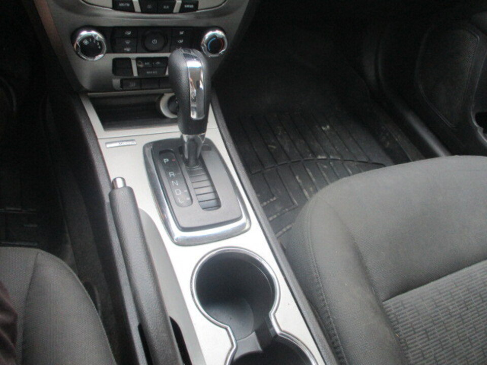 Used 2012 Ford Fusion SE image 30