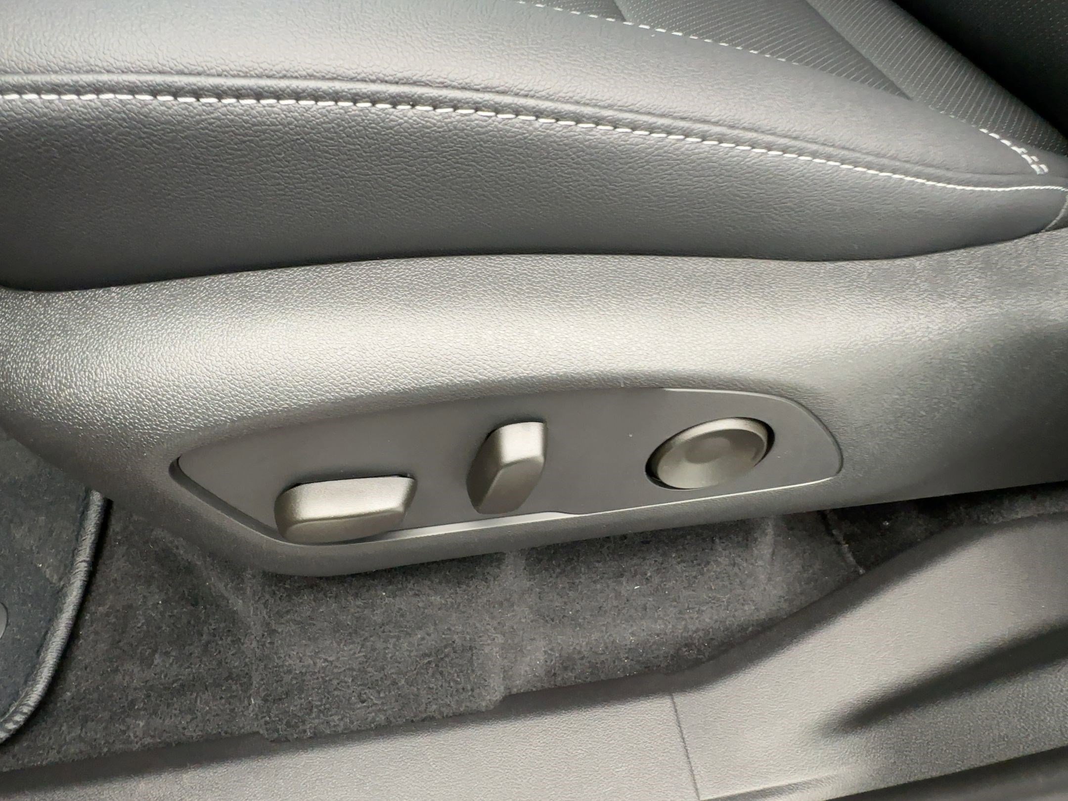 New 2026 Chevrolet Traverse LT w/ Sun and Wheel Package image 14