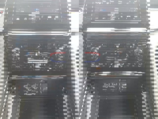 New 2025 Jeep Grand Cherokee Altitude image 6