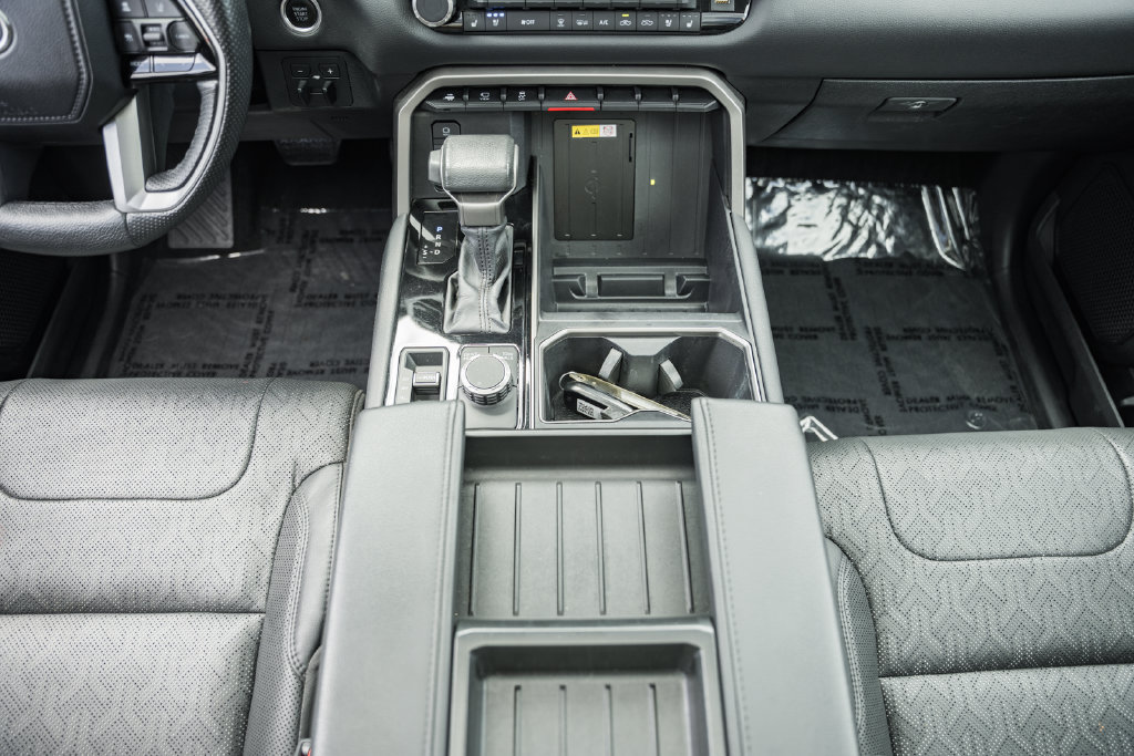 Used 2023 Toyota Tundra Limited AWD/4WD image 26