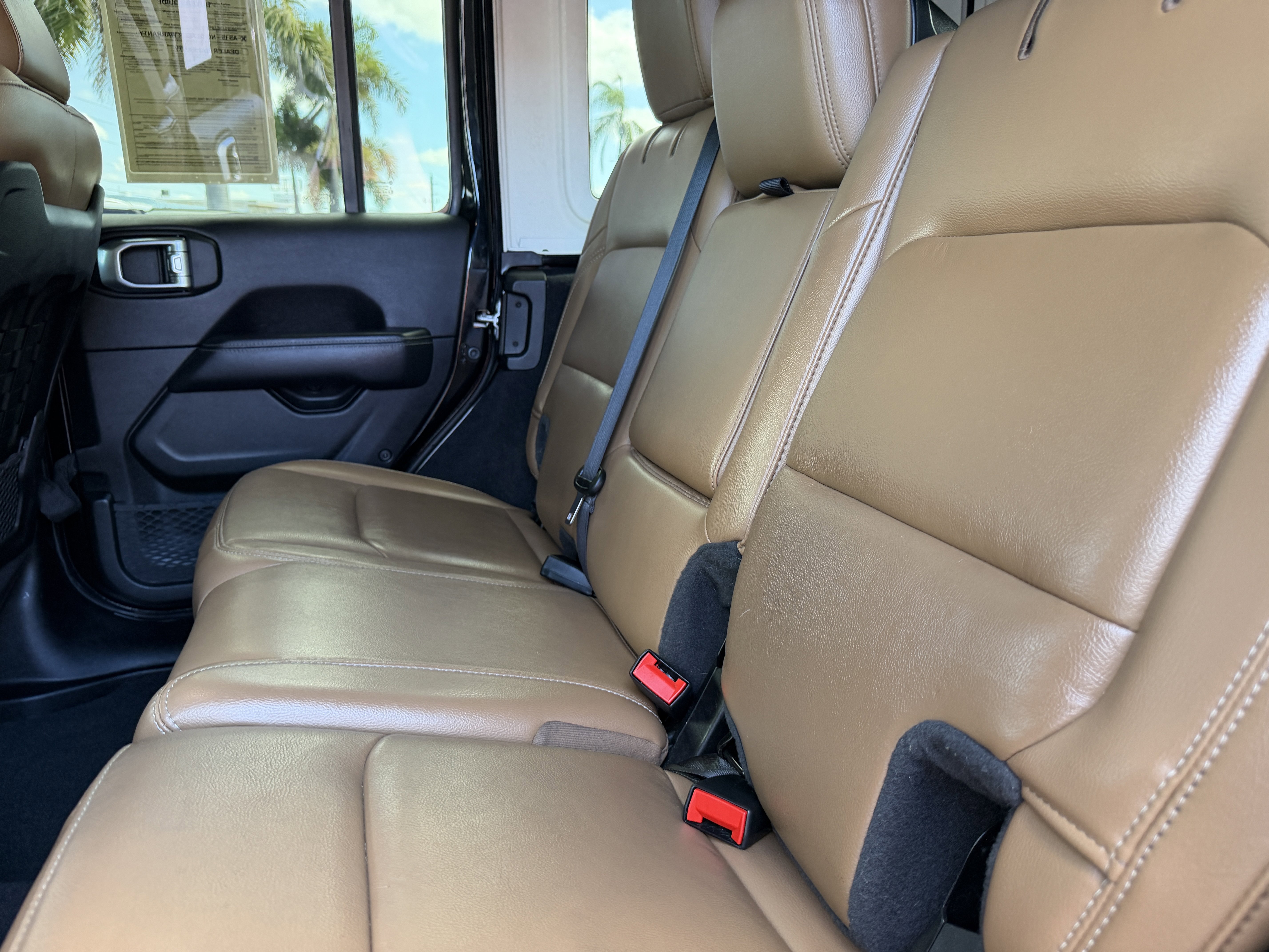 Used 2022 Jeep Wrangler Unlimited Rubicon w/ Xtreme Recon 35" Tire Package image 15