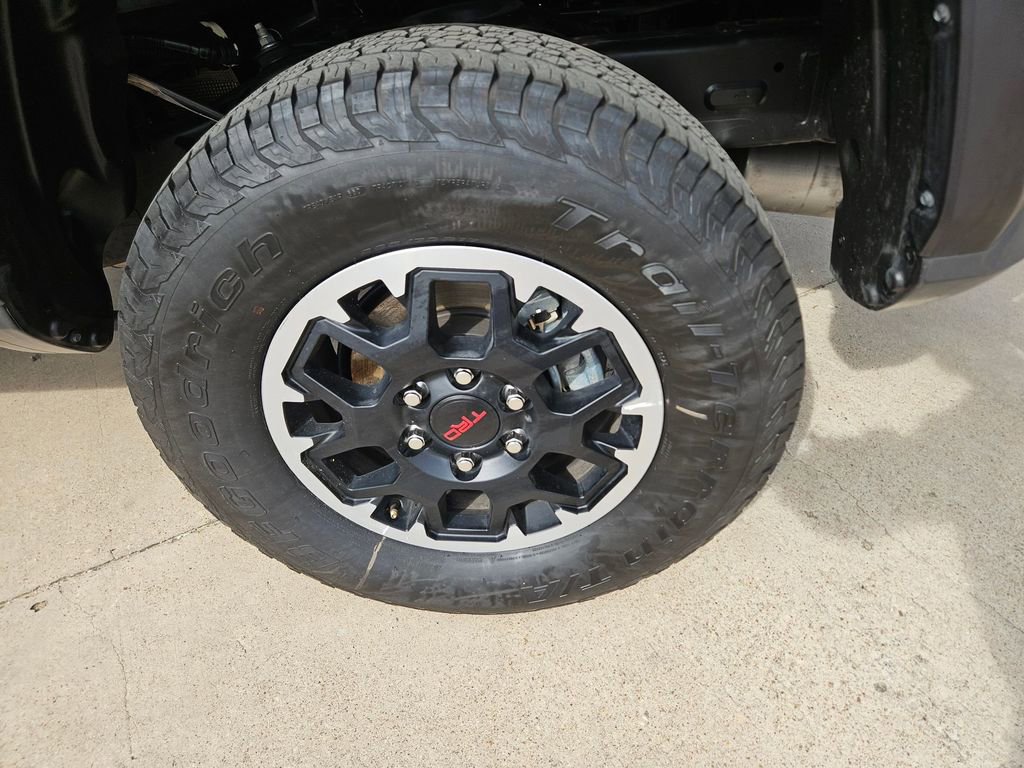 Used 2025 Toyota Tacoma TRD Off-Road image 25